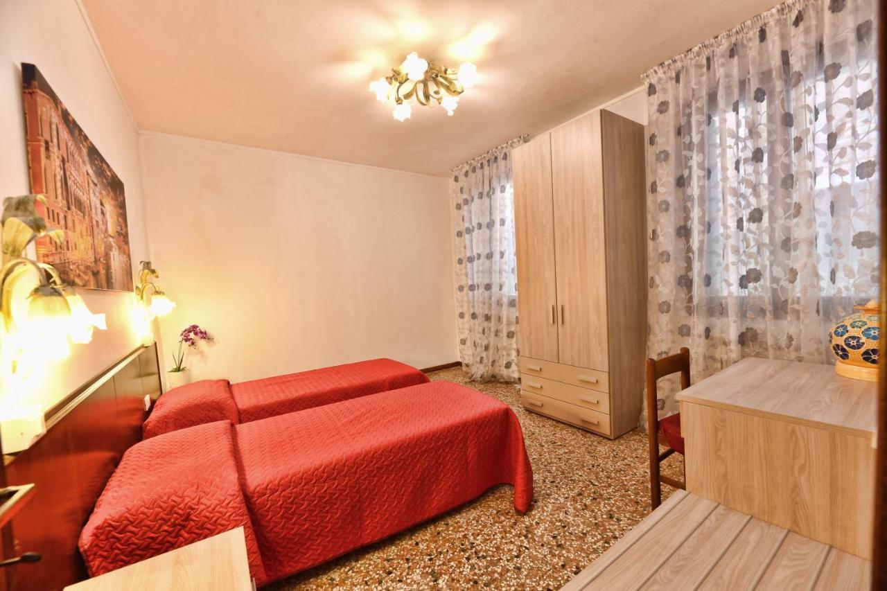 Alla Corte Veneziana Bagian luar foto